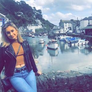 Meet your Posher, Chloe